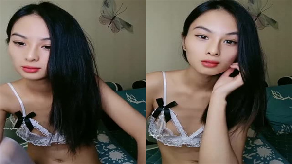 白丝贫乳痴女欲火焚身！口交侍奉饥渴狼友，骑乘上位疯狂榨精！